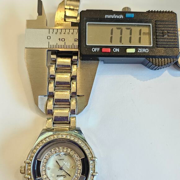 Geneva Quartz Watch Silver Tone 40mm Crystal Bezel Japan Movt New Battery - Picture 3 of 14